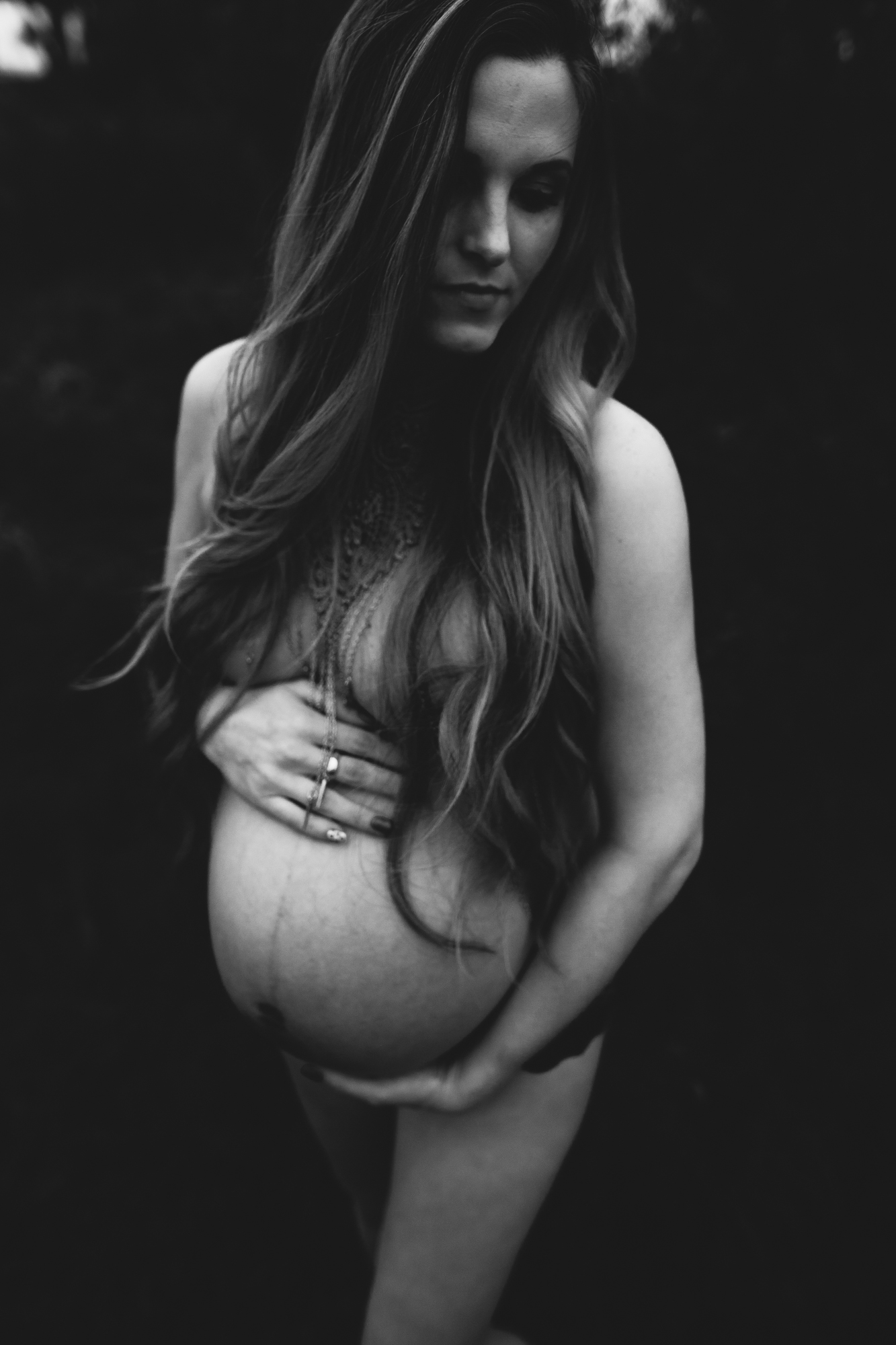 black and white maternity boudoir photographer, st pete 