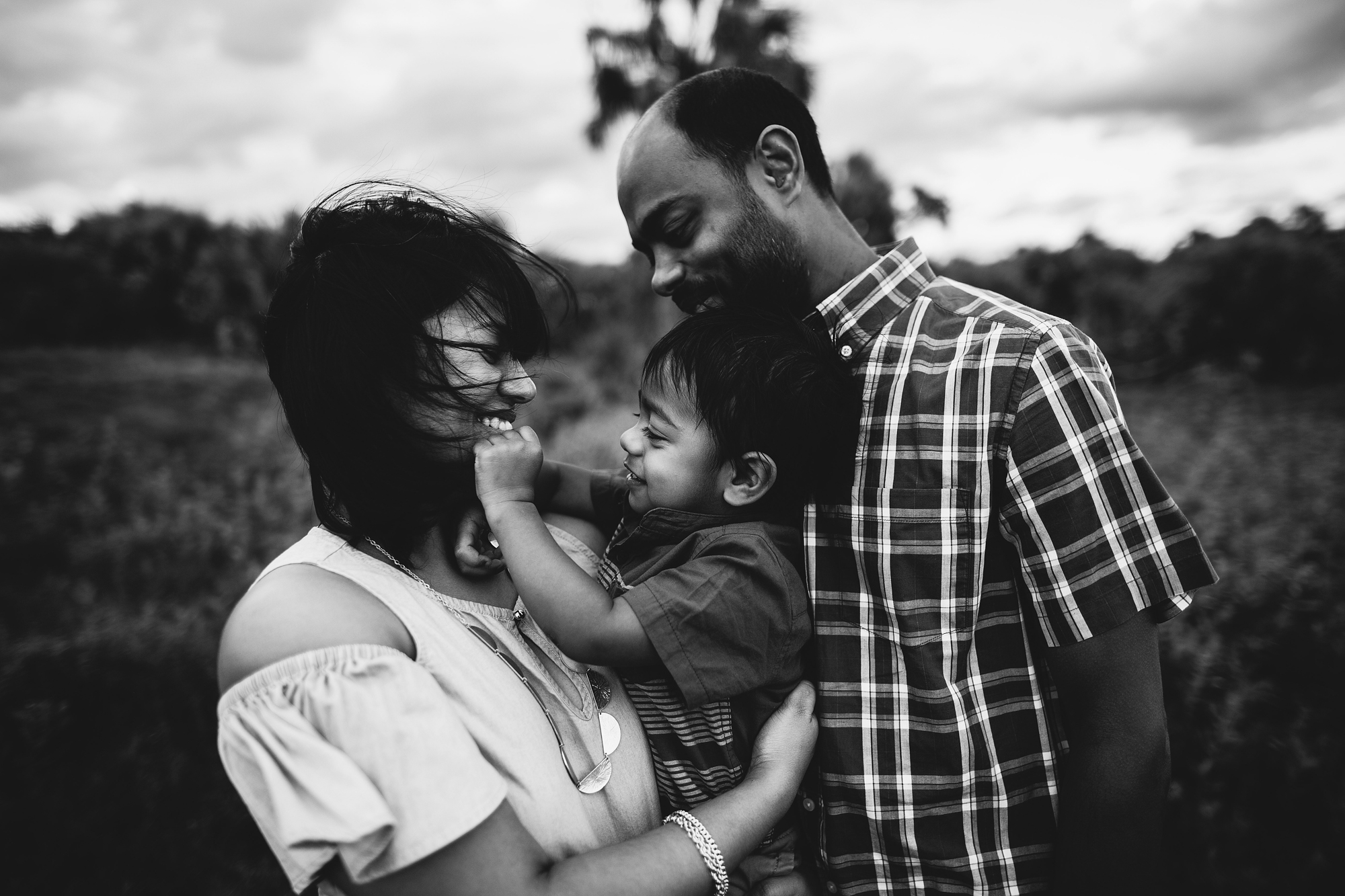 black and white family photo's, lifestyle family photographer st pete fl